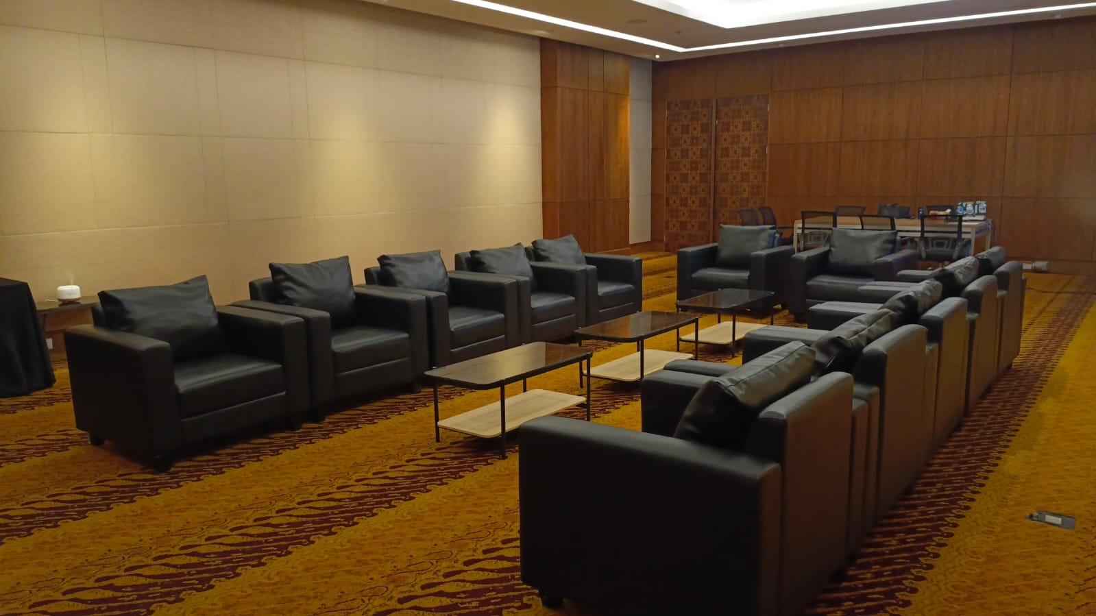 Sewa Sofa Area The Sultan Hotel and Residence Senayan