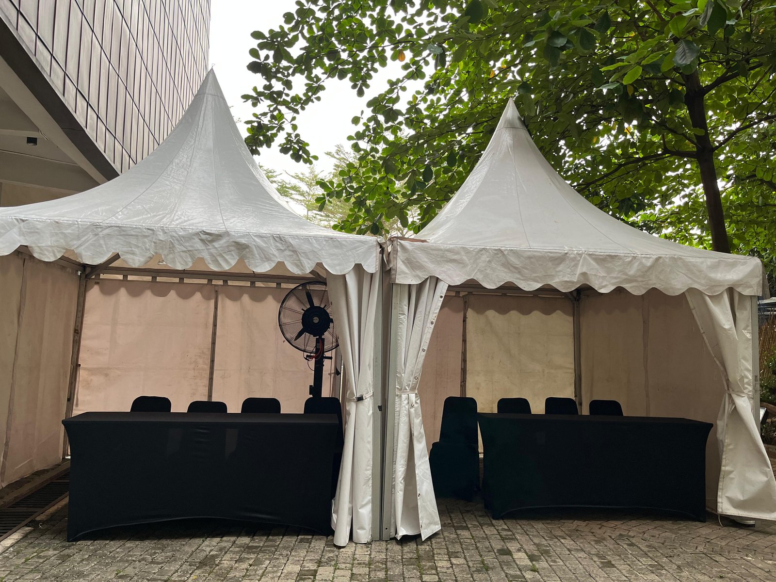 Sewa Tenda Sarnafil dan Sofa Event Profesional di Kemayoran Jakarta Pusat untuk Acara Skala Kecil hingga Besar